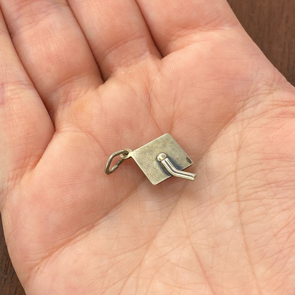 Vintage Beau 925 Sterling Silver Graduation Cap Tassel Pendant Bracelet Charm